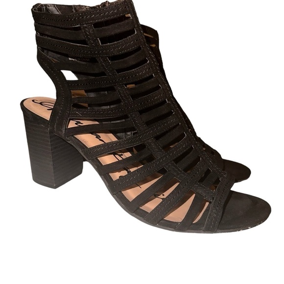 American Rag Cie Black Gladiator Sandals with 3” block heel.  Size 9.5 - Picture 3 of 4